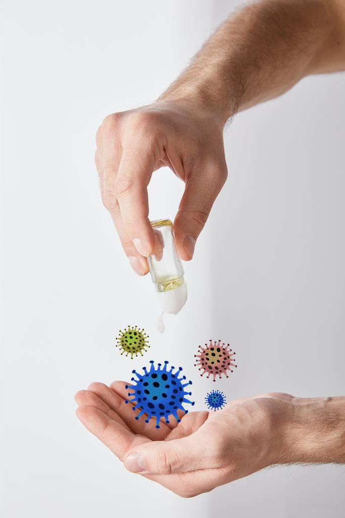 bijgesneden weergave van volwassen man met behulp van hand sanitizer op witte achtergrond, bacteriën illustratie - Foto, afbeelding