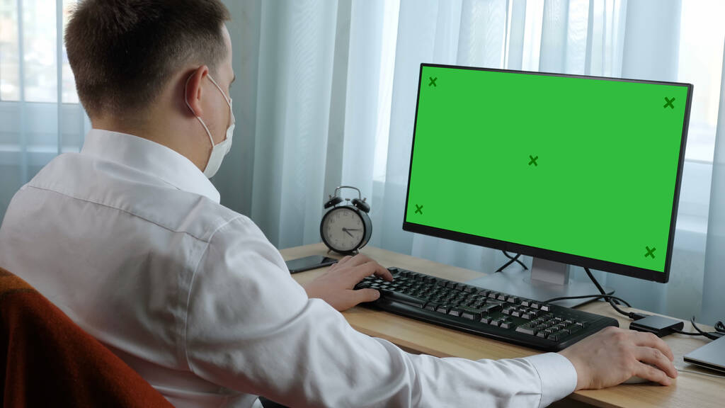 Izolovaný podnikatel pracující doma na počítači. Zelená obrazovka M - Fotografie, Obrázek