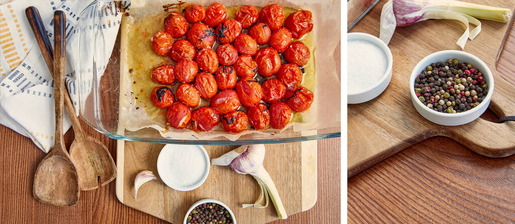 Collage van gekookte tomaten in bakvorm, knoflook en kommen met peper en zout op snijplank bij spatels en servet op houten ondergrond - Foto, afbeelding