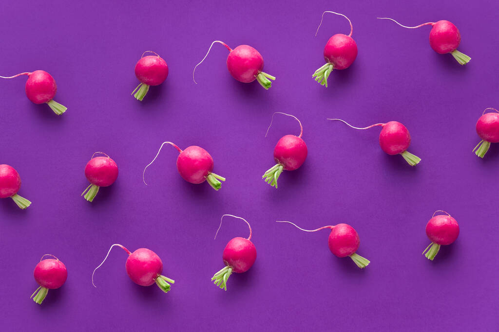 группа редис на фиолетовом фоне, как растительный узор
 - Фото, изображение