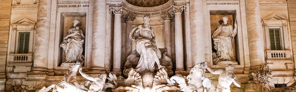 concepto panorámico de la fuente trevi con esculturas antiguas en roma
  - Foto, Imagen