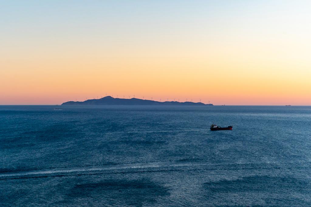 закат и спокойное Эгейское море в Греции
 - Фото, изображение