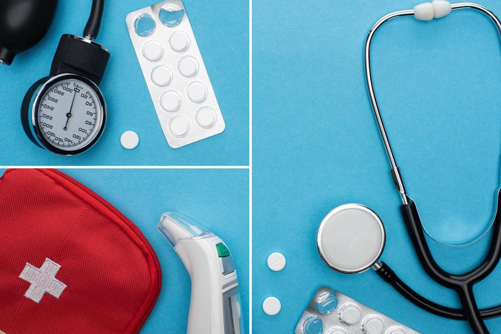 Collage aus Blutdruckmessgerät, Pillen in Blisterverpackung, Stethoskop, Verbandskasten und Ohrthermometer auf blauem Hintergrund - Foto, Bild