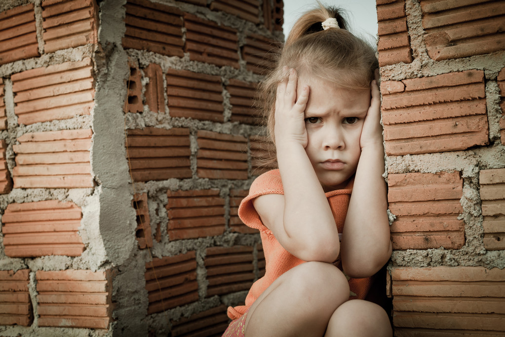 Ritratto di bambina triste - Foto, immagini
