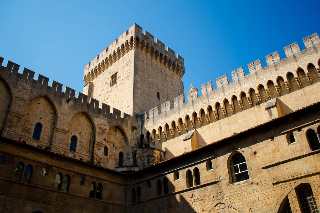  questo è il centro storico della Provenza Avignone
 - Foto, immagini