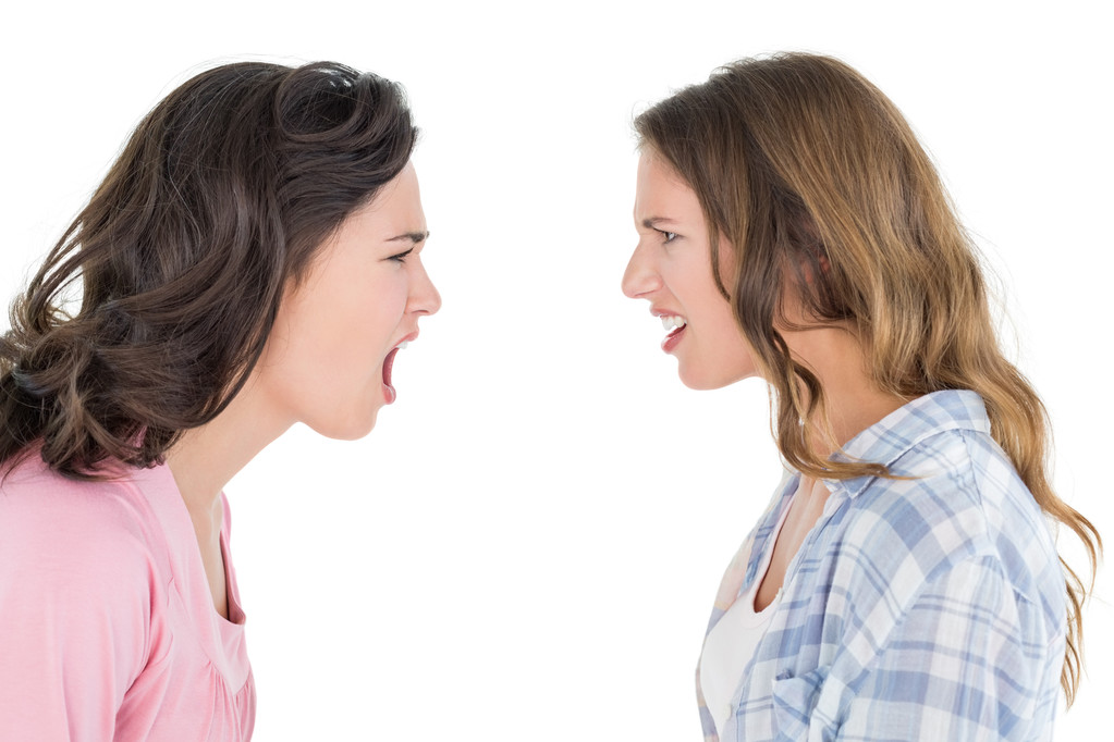 Irritado jovem amigos do sexo feminino ter uma discussão
 - Foto, Imagem