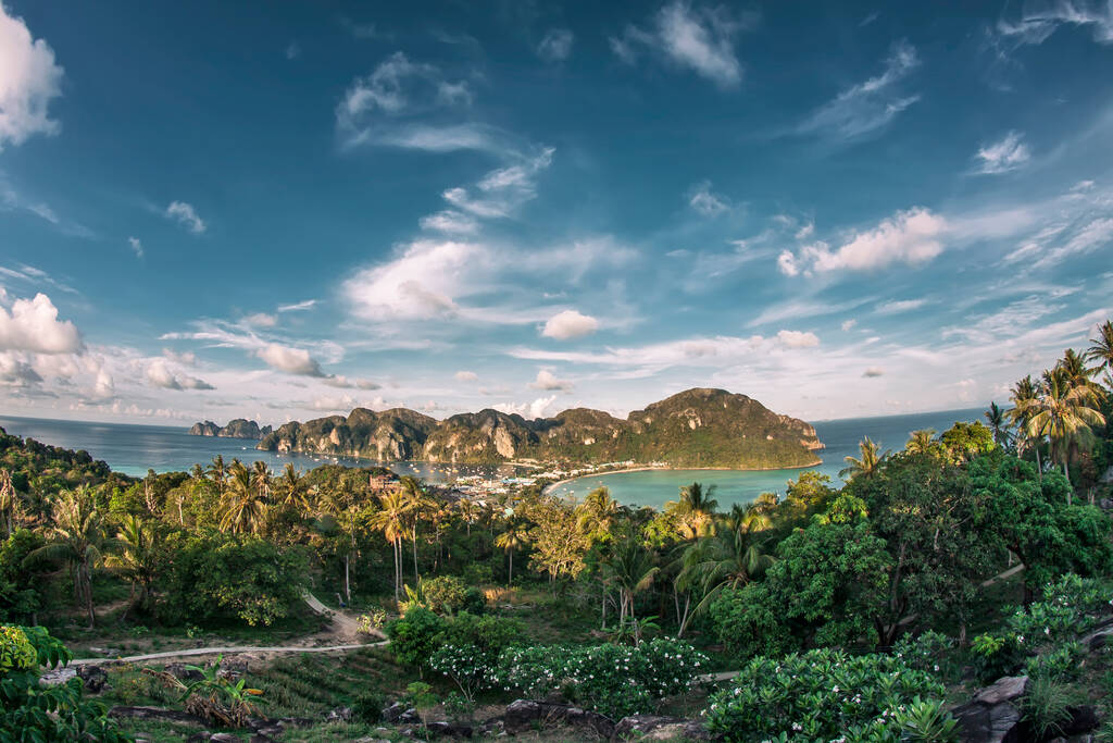 Hermosa bahía e isla en Tailandia
 - Foto, Imagen
