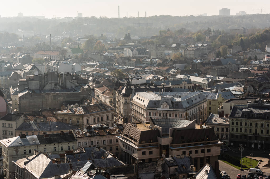 letecký pohled na domy v historickém centru města Iviv, Ukrajina - Fotografie, Obrázek