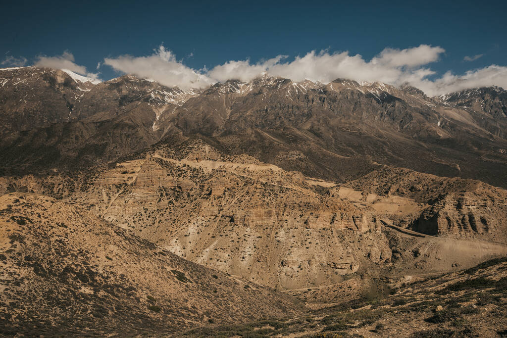 Верхний мустанг - Королевство Ло. Непальский пейзаж
. - Фото, изображение