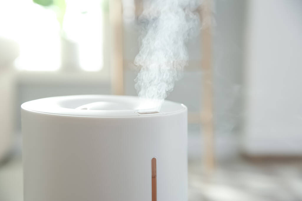 Humidificateur d'air moderne à la maison, vue rapprochée - Photo, image
