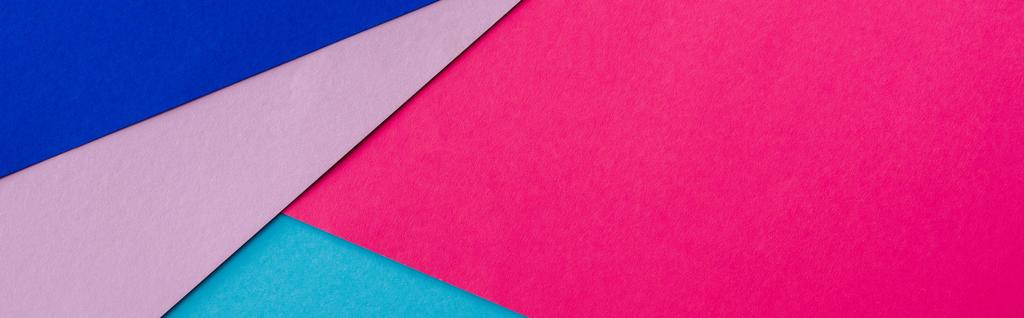 abstract geometrische achtergrond met roze, blauw en violet papier, panoramisch shot - Foto, afbeelding