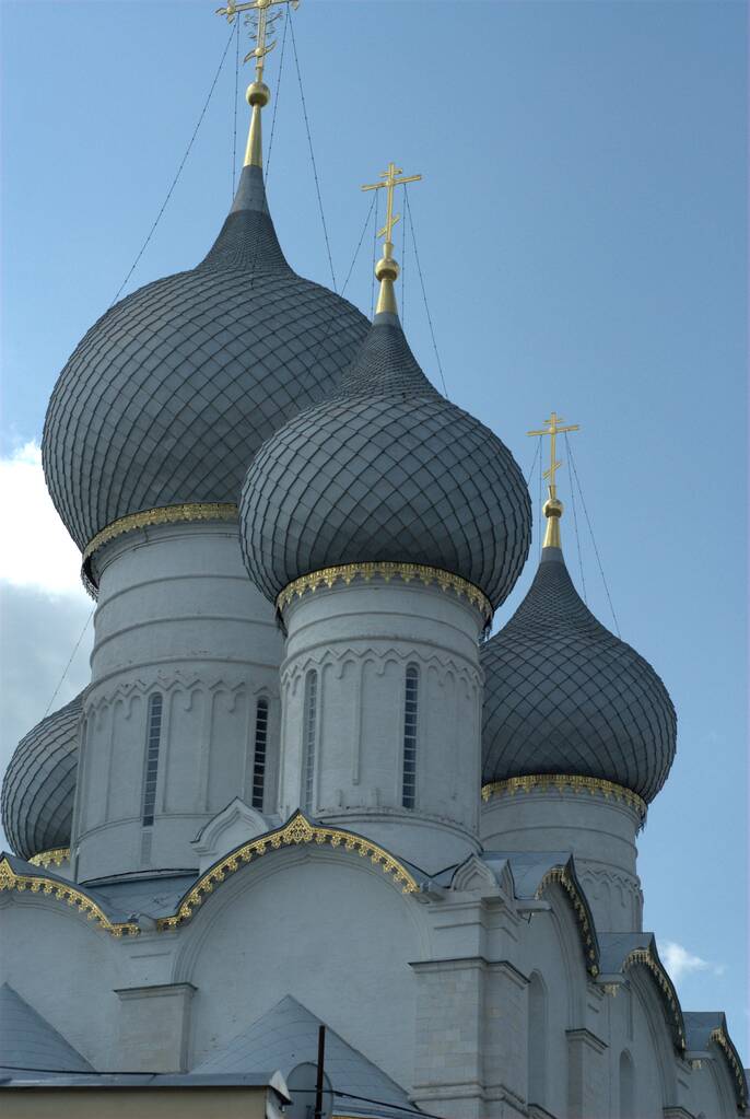 Rosja, miasto Rostowa Wielkiego, zdjęcia z Rostowa Katedra, architektura starożytnego miasta. - Zdjęcie, obraz