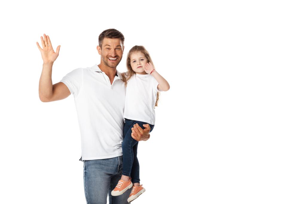 веселый отец держит в руках милую дочь и размахивая рукой изолированы на белом
  - Фото, изображение