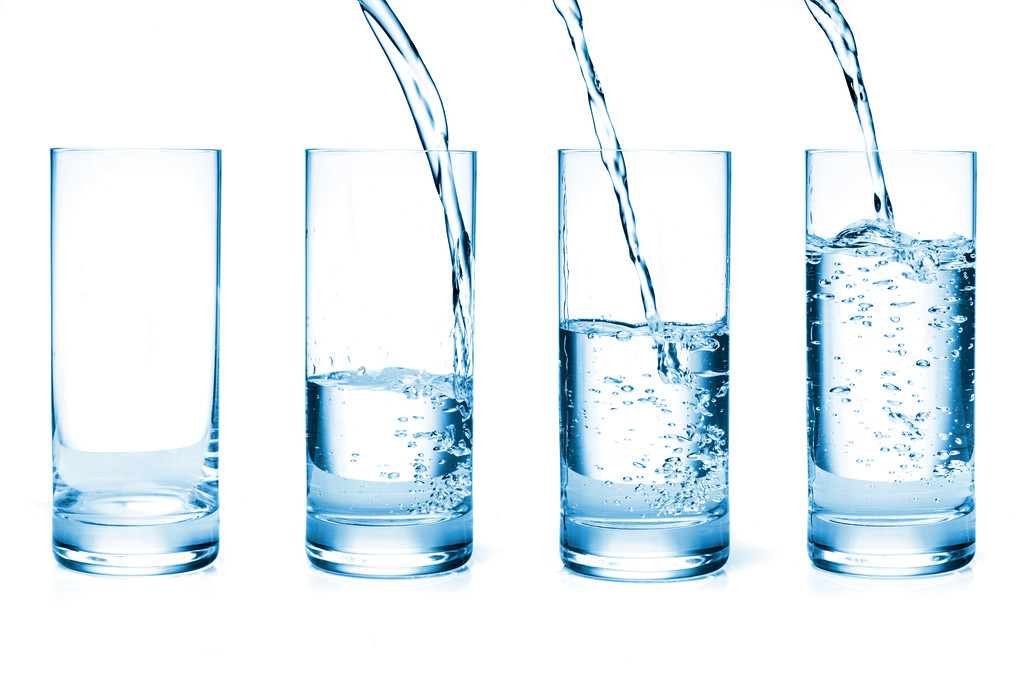 Свежая вода в стакане
 - Фото, изображение