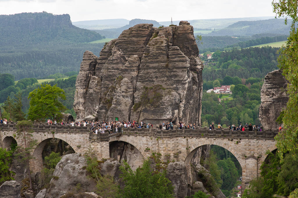 ラテン,ドイツ- 2019年5月31日:ザクセン・スイス国立公園のバステイ橋. - 写真・画像