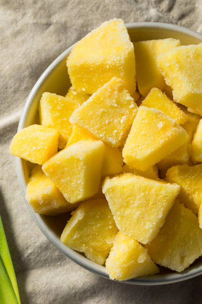 Tranches d'ananas surgelées biologiques jaunes à manger - Photo, image