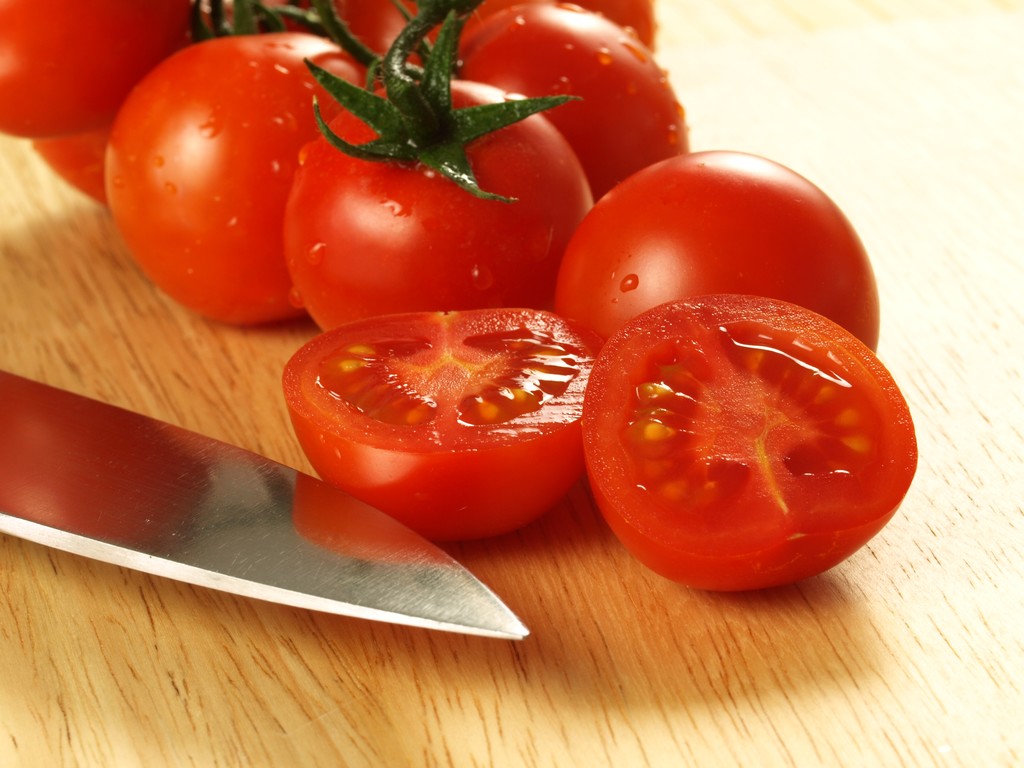 Kypsät tomaatit
 - Valokuva, kuva