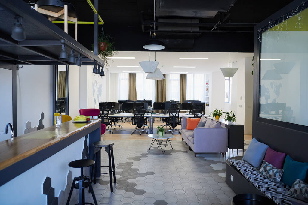 Leere Innenräume von modernem Design Großes Start-up-Büro - Foto, Bild