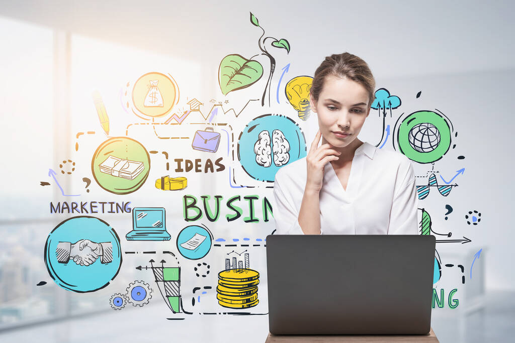Ernstige jonge zakenvrouw met laptop in wazig CEO kantoor met dubbele belichting van kleurrijke zakelijke schets. Getinte afbeelding - Foto, afbeelding