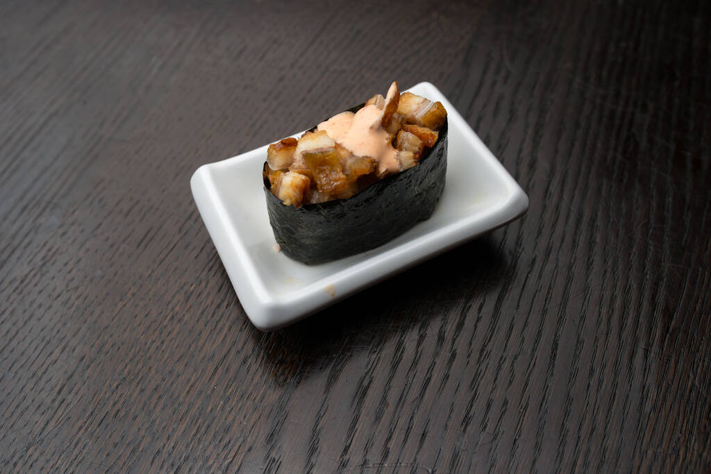 Sushi auf einem Teller - Foto, Bild