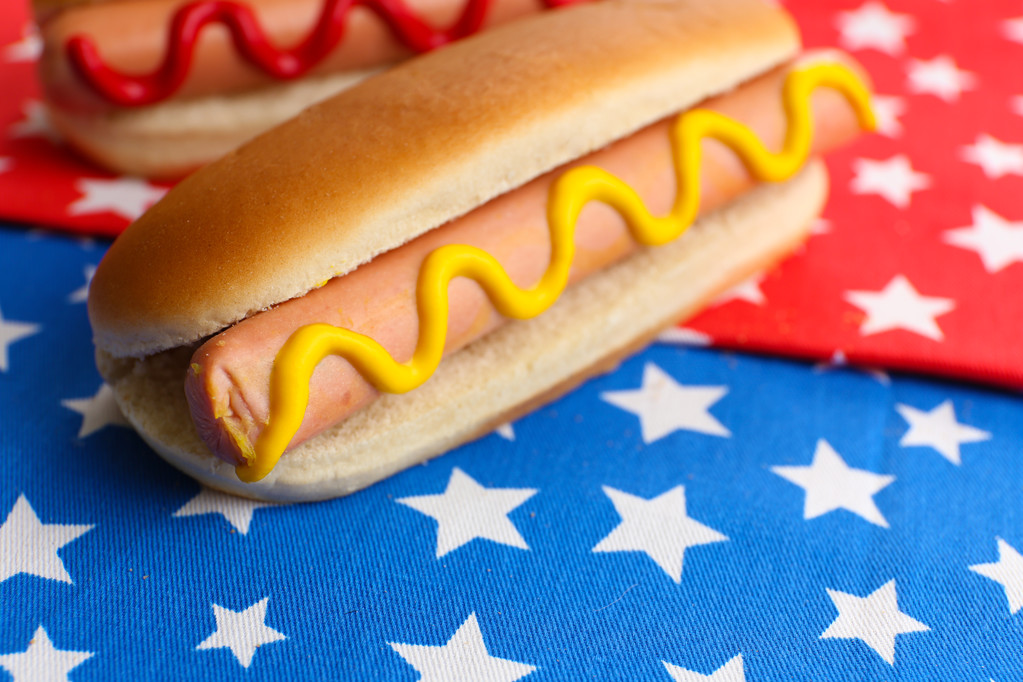 pyszne hot dogi na serwetka z gwiazd - Zdjęcie, obraz