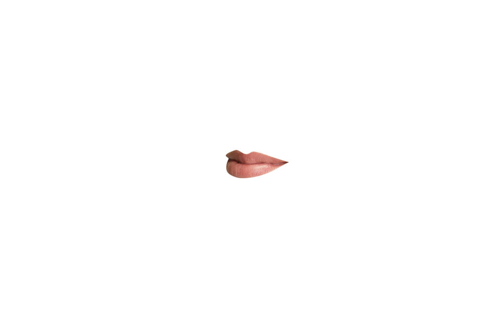 Крупный план женского рта с помадой на белом фоне студии - Фото, изображение