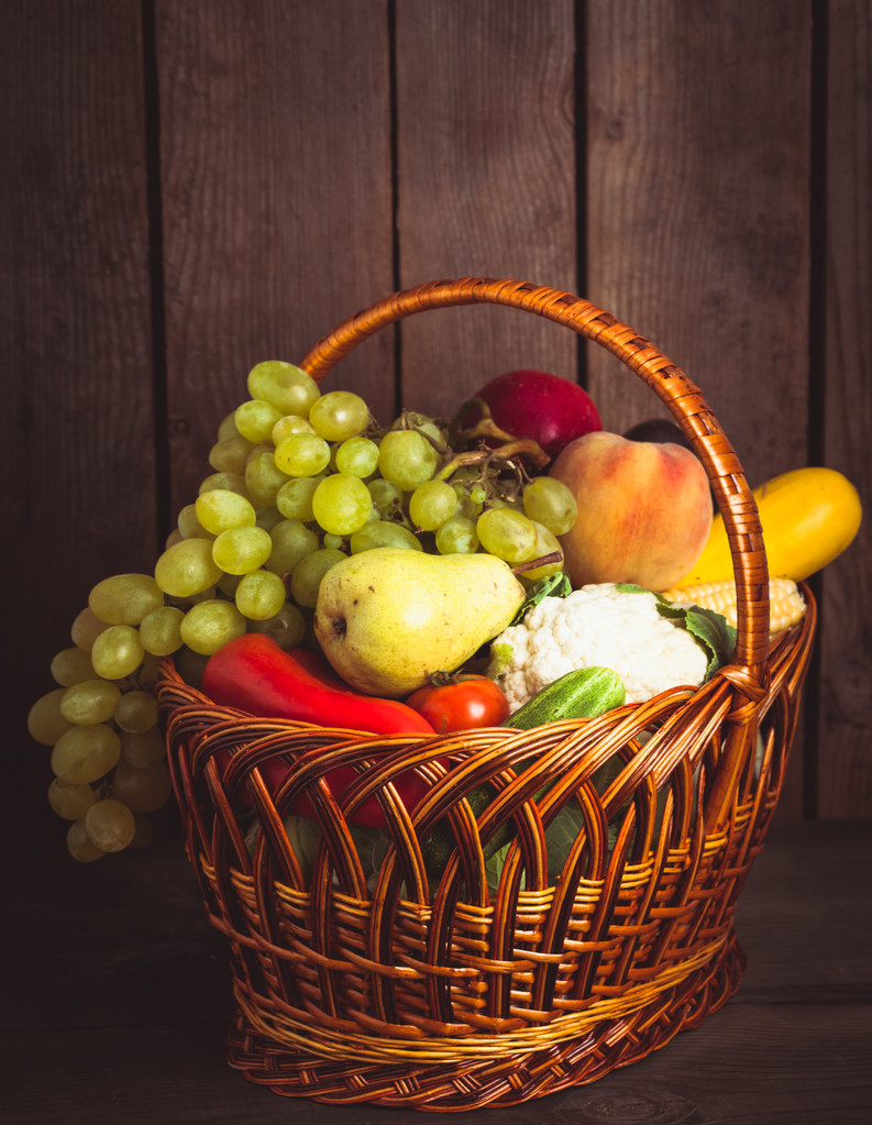 Cesta de verduras y frutas
 - Foto, Imagen
