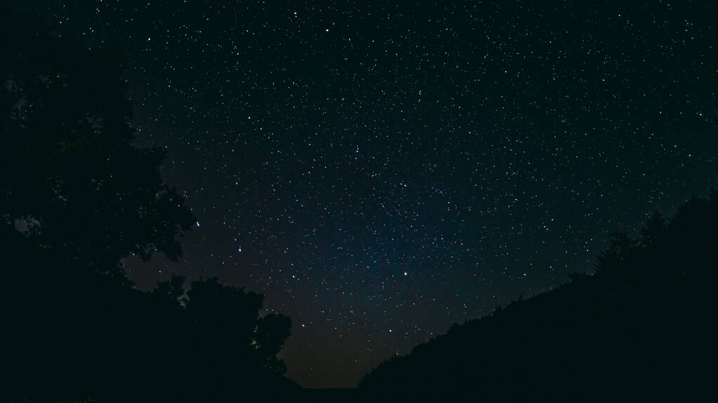 Un colpo ipnotizzante di cielo stellato notturno - Foto, immagini