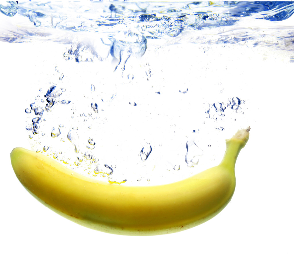 水でバナナ - 写真・画像