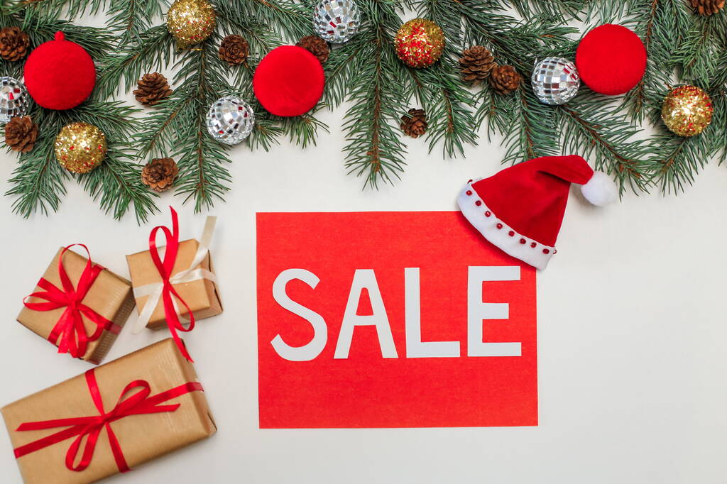 Oferta especial, venda de ano novo, descontos, belo banner de desconto com galhos de árvore, decorações de Natal e presentes - Foto, Imagem