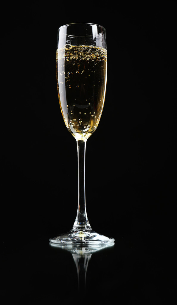 kieliszek szampana, na czarnym tle - Zdjęcie, obraz