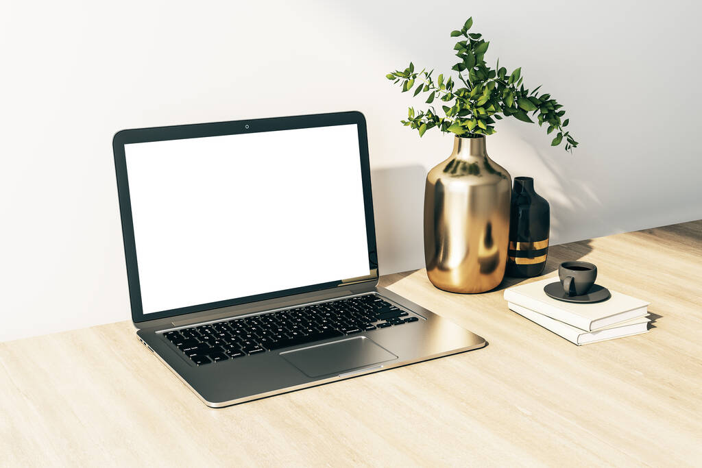 Laptop com tela em branco na mesa com vaso dourado e material de escritório. Conceito de vida de escritório. Faz asneira. Renderização 3D - Foto, Imagem