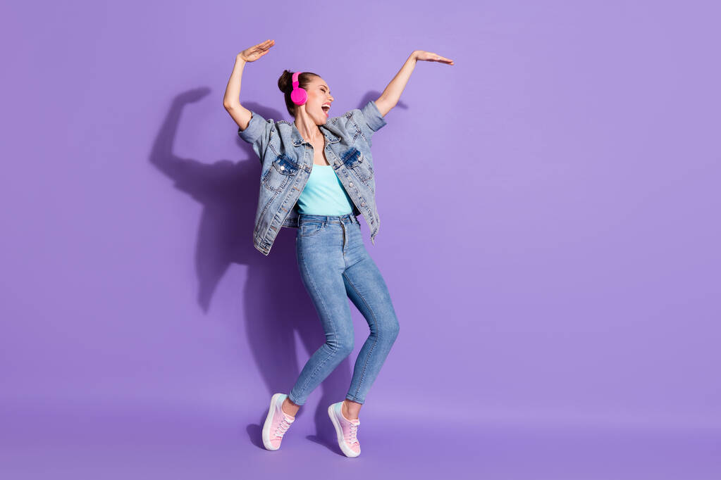 Full length body size view of her she nice attractive lovely funny positive cheerful girl listening pop dancing having fun isolated bright vivid shine vibrant lilac purple violet color background - Фото, изображение