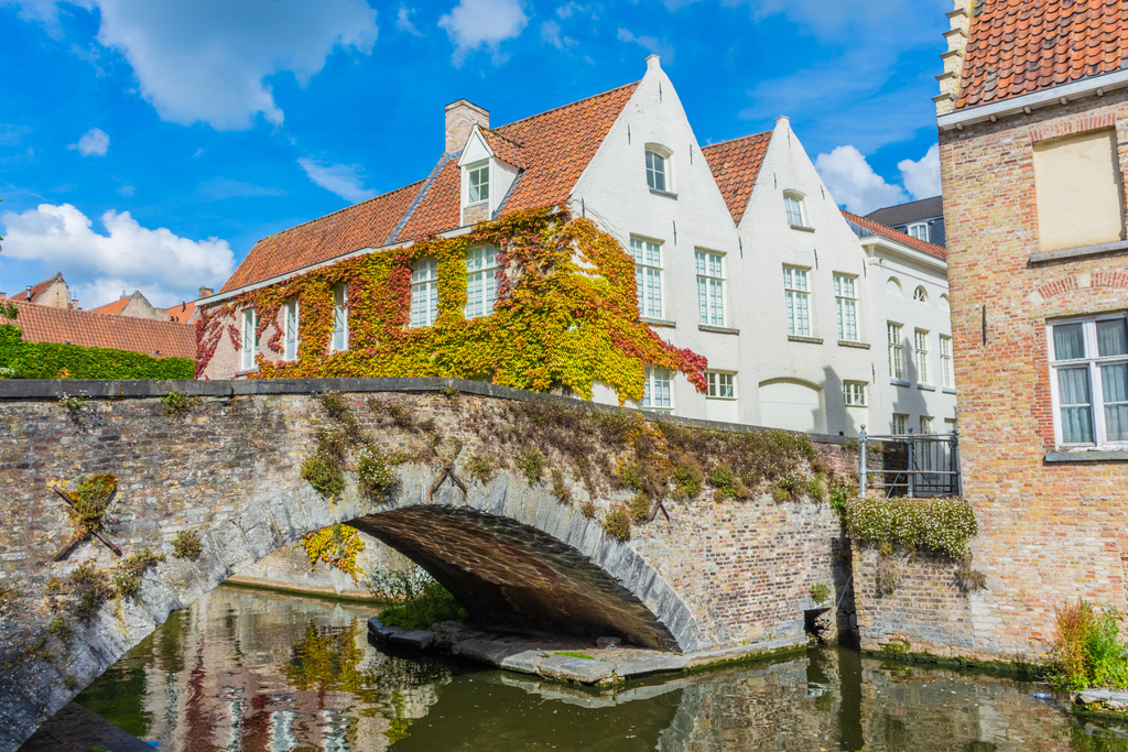 Gyönyörű csatorna Bruges, Belgium - Fotó, kép