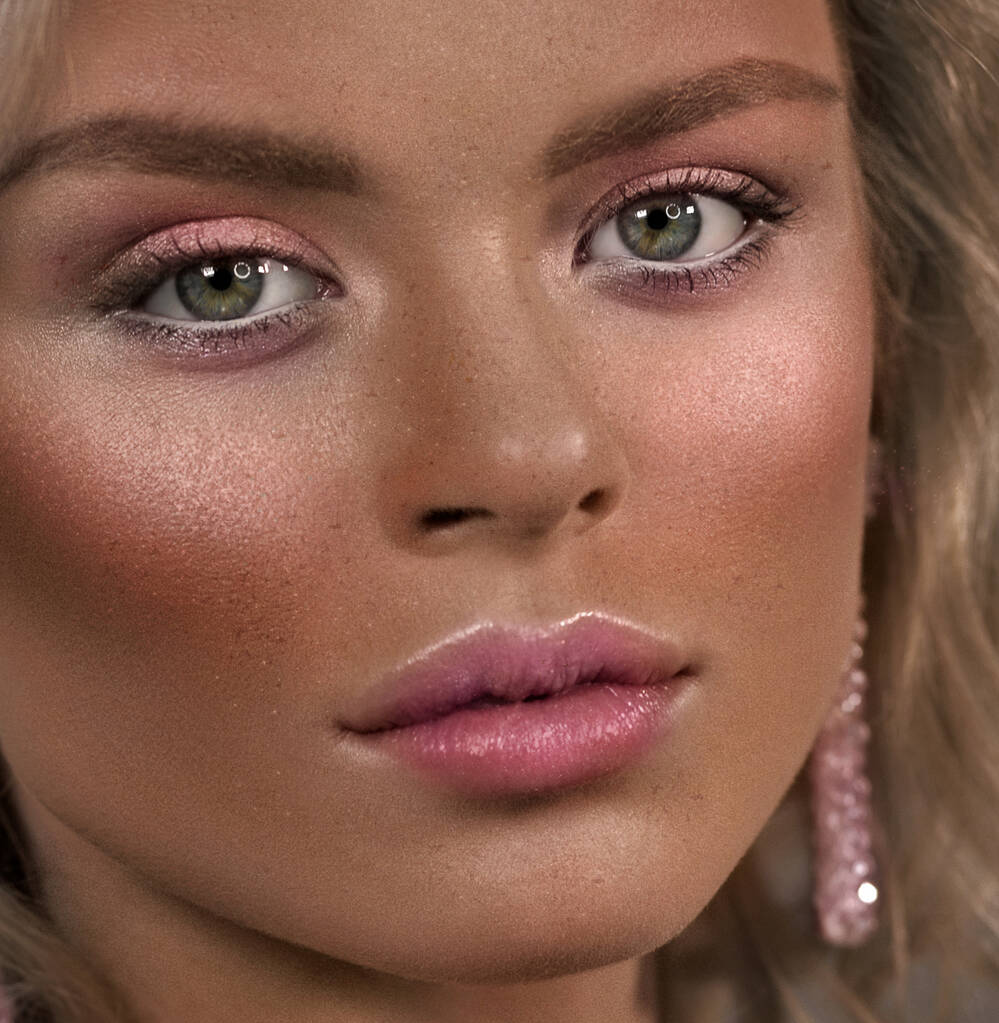 Face close-up. Woman, portrait. Pink blush, green eyes. - Photo, Image