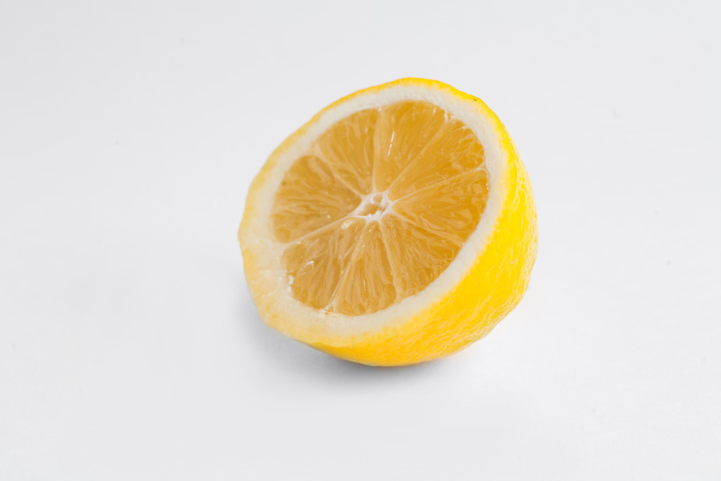 La moitié d'un citron blanc
 - Photo, image