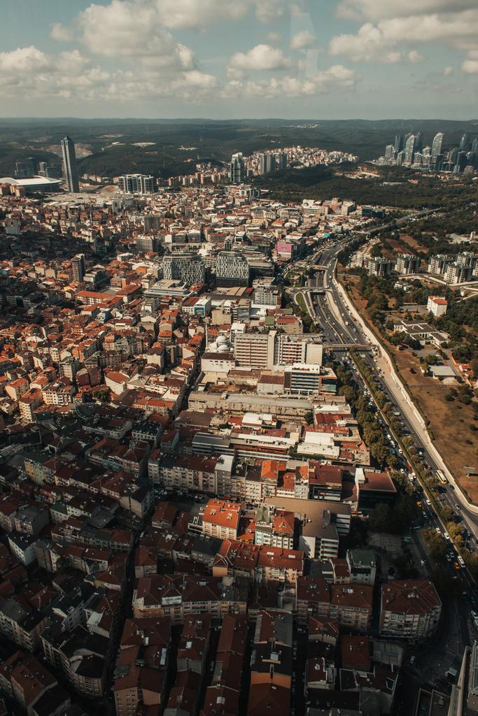 背景に曇り空の街並みの空中ビュー,イスタンブール,トルコ  - 写真・画像