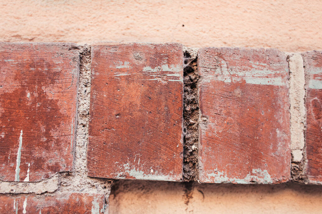Eski duvarda doğal terracotta tuğlaları - Fotoğraf, Görsel