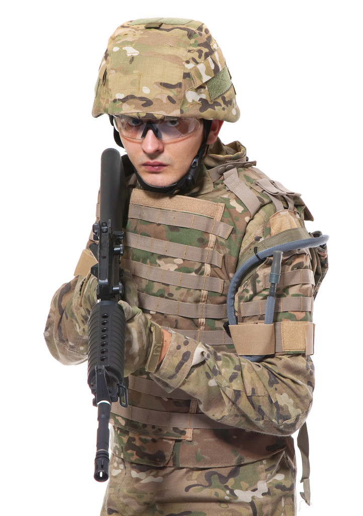 moderní voják s puškou izolovaných na bílém pozadí - Fotografie, Obrázek