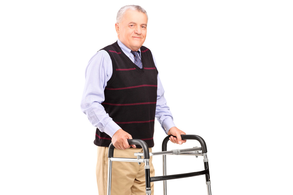 maduro cavalheiro usando um walker
 - Foto, Imagem
