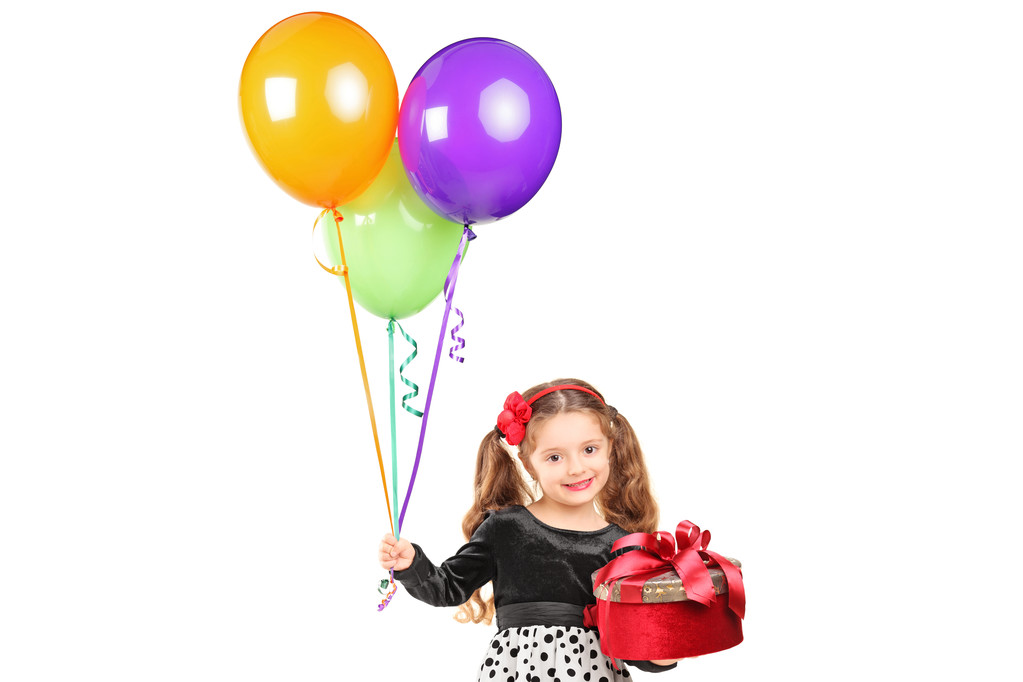 Fille tenant cadeau et ballons
 - Photo, image