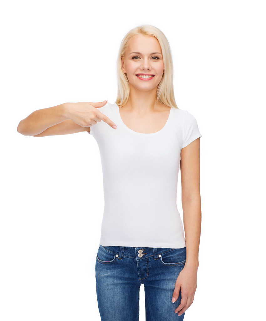 Mujer joven sonriente en camiseta blanca en blanco
 - Foto, imagen