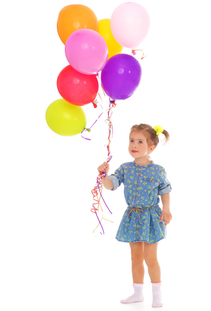Очаровательная девушка с воздушными шарами
. - Фото, изображение