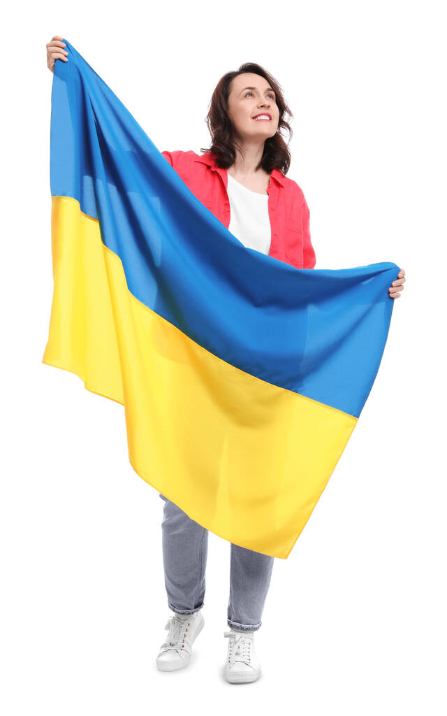 Ευτυχισμένη γυναίκα με σημαία της Ουκρανίας σε λευκό φόντο - Φωτογραφία, εικόνα