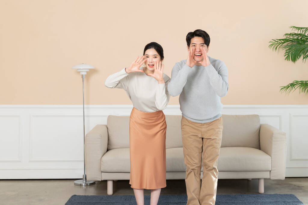 appena sposati coppia asiatica a casa - Foto, immagini