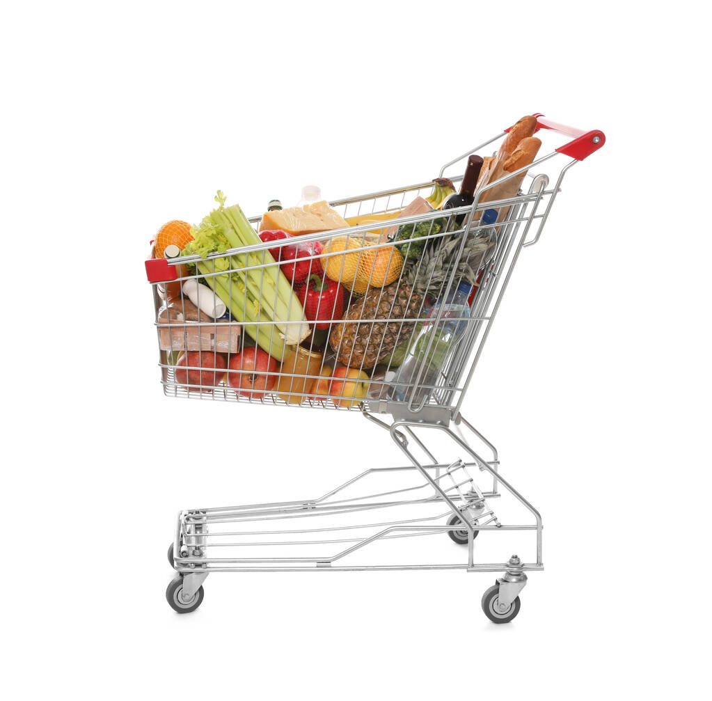 Nákupní košík plný potravin na bílém pozadí - Fotografie, Obrázek