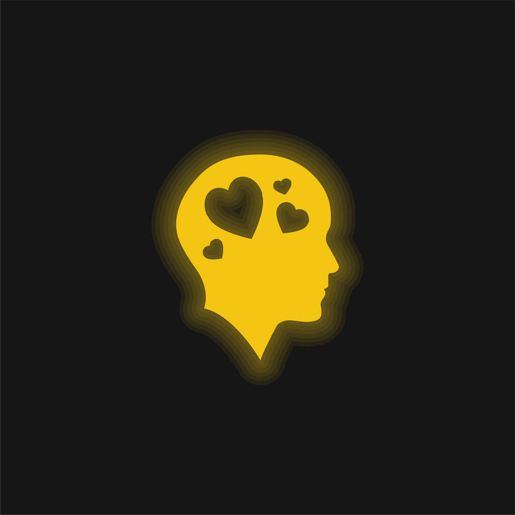Лысая голова влюблена в четыре сердца желтая светящаяся неоновая икона - Вектор,изображение