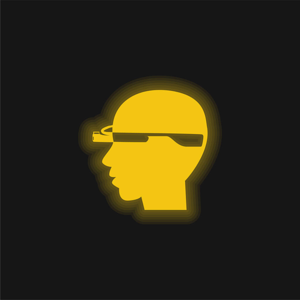 Googleメガネの黄色い輝くネオンアイコンと大胆な男の頭側 - ベクター画像