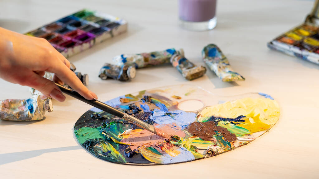 смешивание цветов художественной школы создание художественного хобби - Фото, изображение