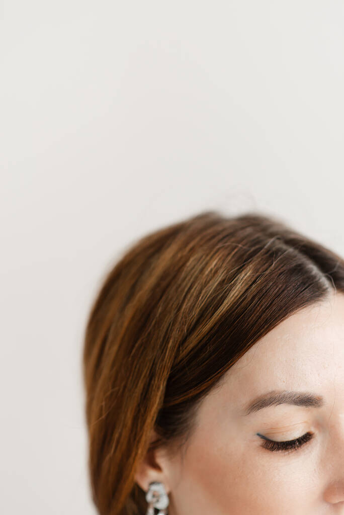 kaunis naisten minimalistinen kampauksen lähikuva punaiset hiukset - Valokuva, kuva